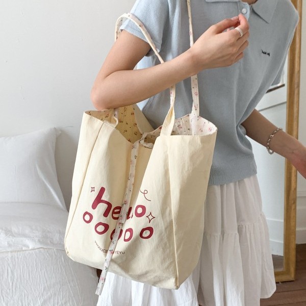 Spring and summer sweet floral single-shoulder bag, gently shining French tote bag, large-capacity Korean version double-sided tote bag for girls Application Scenario