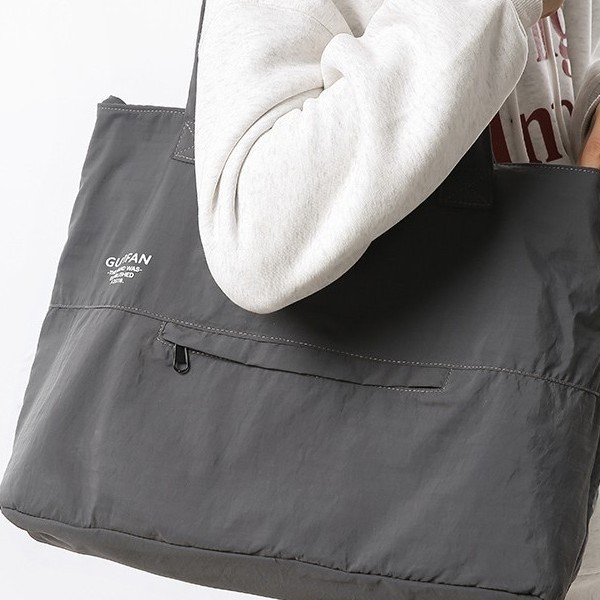 Simple single-shoulder tote bag, men's water-resistant lightweight hand-held large-capacity storage commuter bag, women's trendy nylon bag Specification drawing