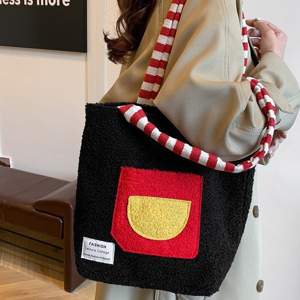 Fashionable new autumn and winter patchwork bags, cute student bags, single-shoulder bags, color-blocking plush bags, large-capacity bags Specification drawing