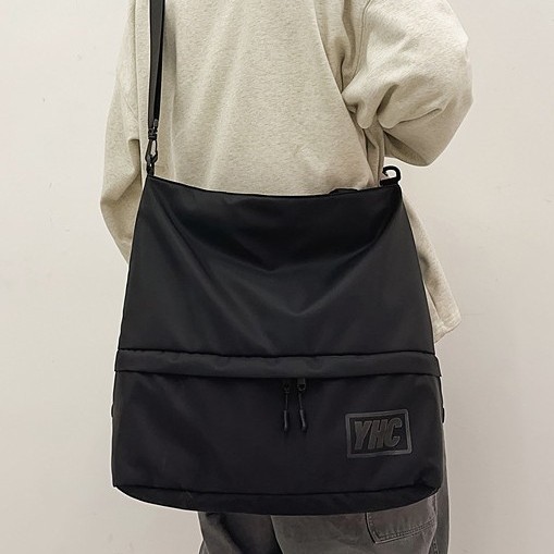 Waterproof bags for both men and women, lightweight travel bags with a sense of design, niche bags, single-shoulder tote bags, and crossbody commuting schoolbags are in vogue Specification drawing