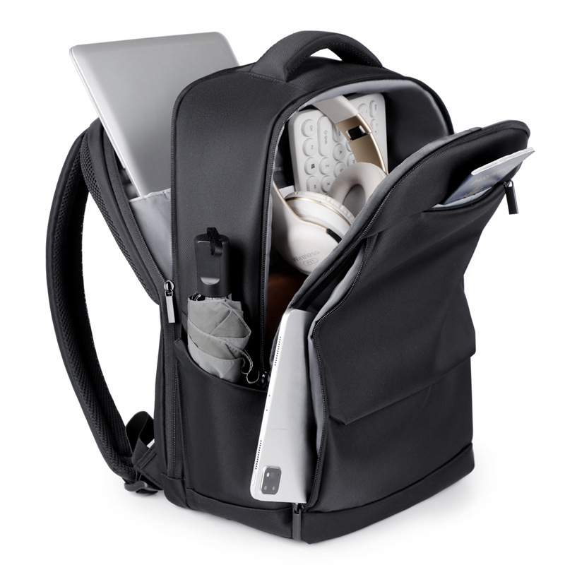 Men's business casual backpack, large-capacity multi-functional backpack for work and business trips, USB charging shockproof computer bag Application Scenario