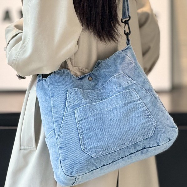 Spring new fashionable commuting large-capacity washable denim bag for casual outings, single-shoulder crossbody, versatile and easy to carry details Picture