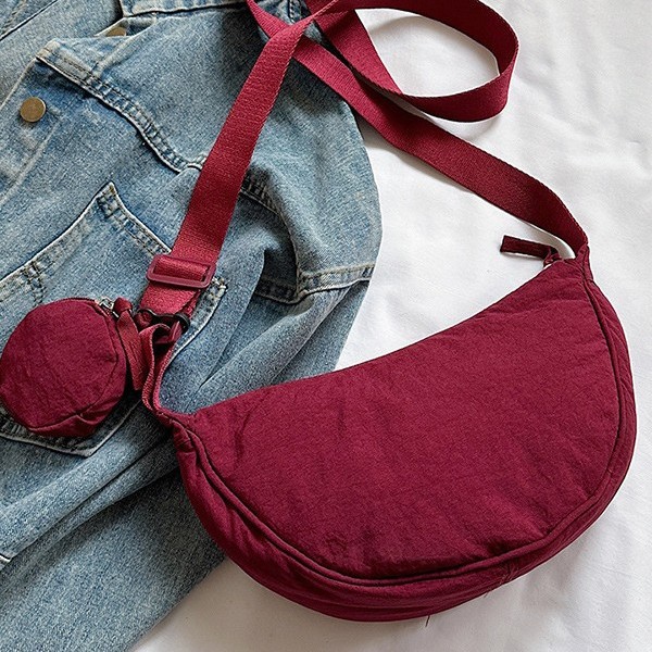 Korean-style nylon solid-color single-shoulder bag for women, simple, casual and versatile crossbody bag, lightweight and fashionable, outdoor commuting dumpling bag details Picture