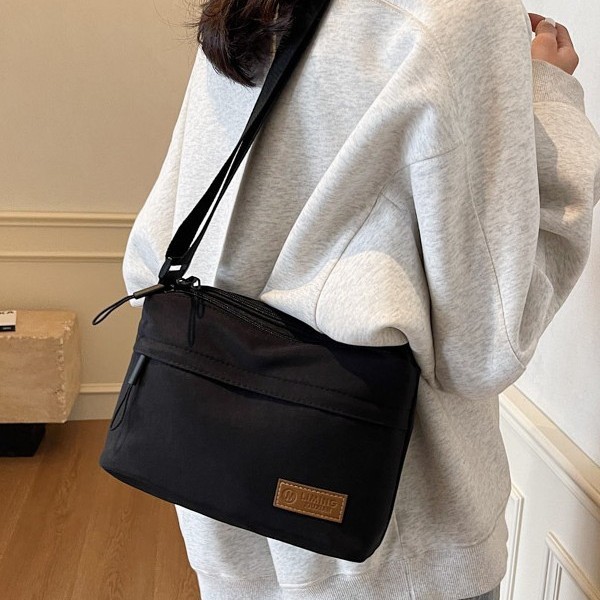 A simple solid-color nylon fabric bag for women, a new 2024 multi-functional casual, waterproof, portable and fashionable single-shoulder crossbody bag Specification drawing
