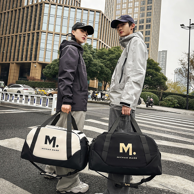Cool and stylish large-capacity travel bag, Korean-style sports and fitness bag for men and women, dry and wet separated nylon luggage bag details Picture