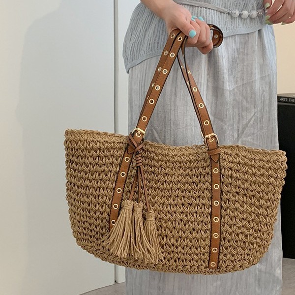 Solid-color, simple hand-woven bag, paper rope, tassel, crochet and sparkling single-shoulder bag, casual, fashionable, business and commuting women's bag full figure