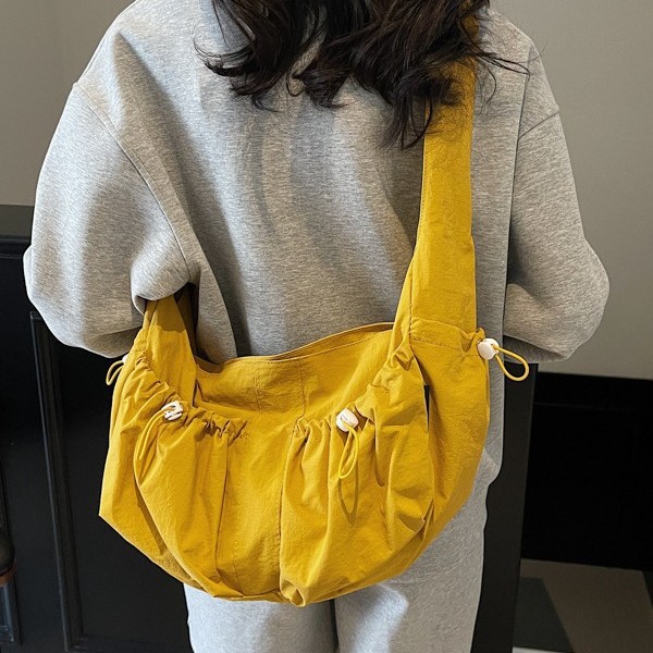 New women's shoulder bag, trendy water-resistant nylon fabric bag, large-capacity shopping crossbody bag, lightweight commuting backpack full figure