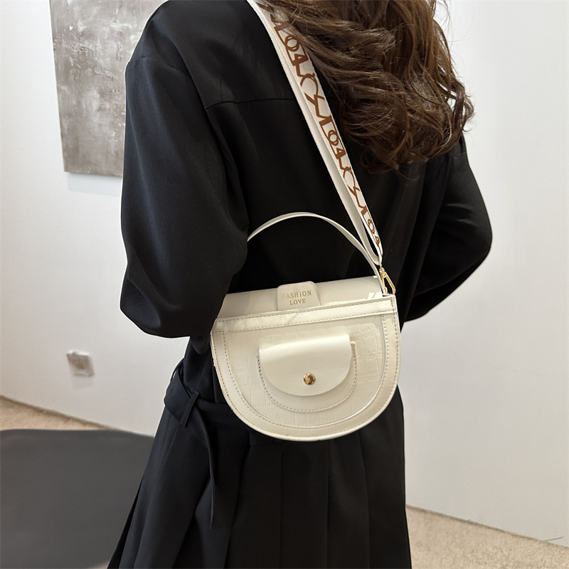 The 2024 new style of fashionable and simple urban trend hand-held saddle bag, large-capacity single-shoulder bag, and elegant crossbody bag are perfect for women Specification drawing