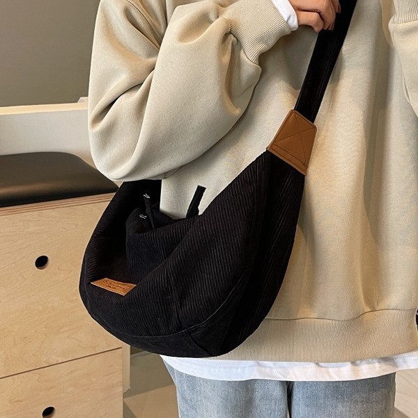 2024 New corduroy bag, autumn and winter women's bag, commuting dumpling bag, casual and versatile crossbody bag details Picture