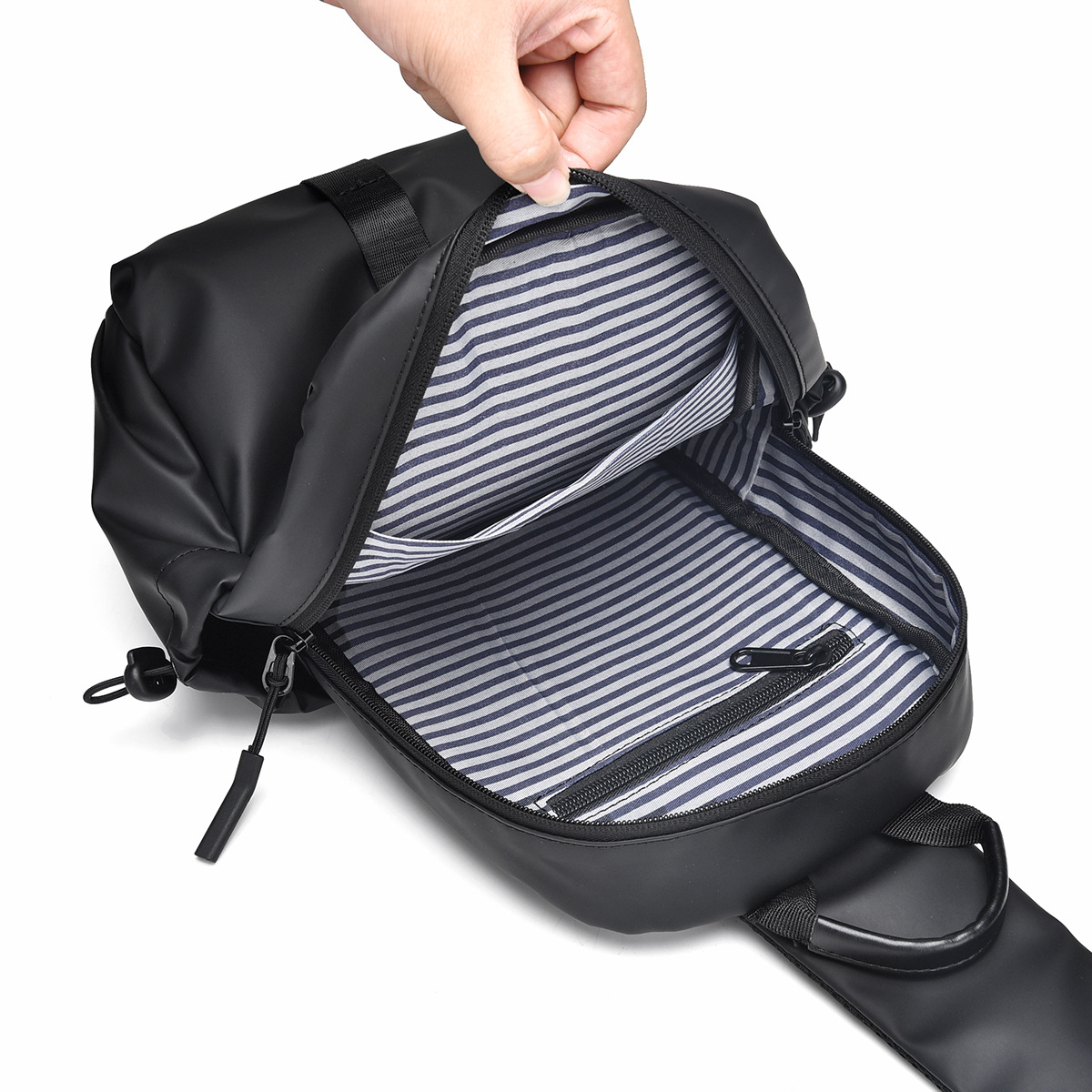 New casual men's crossbody bag, fashionable chest bag, large-capacity, lightweight outdoor cycling single-shoulder bag, small chest backpack Application Scenario