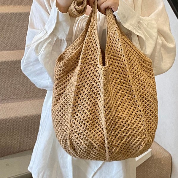 Spring and Summer beach bags, large-capacity commuter tote bags, women's 2025 new woven bags, fashionable underarm bags Application Scenario