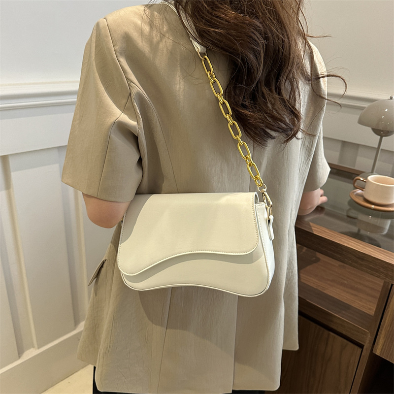 Cross-border niche quality single-shoulder underarm bag for women, 2024 new retro and versatile single-shoulder crossbody small square bag details Picture