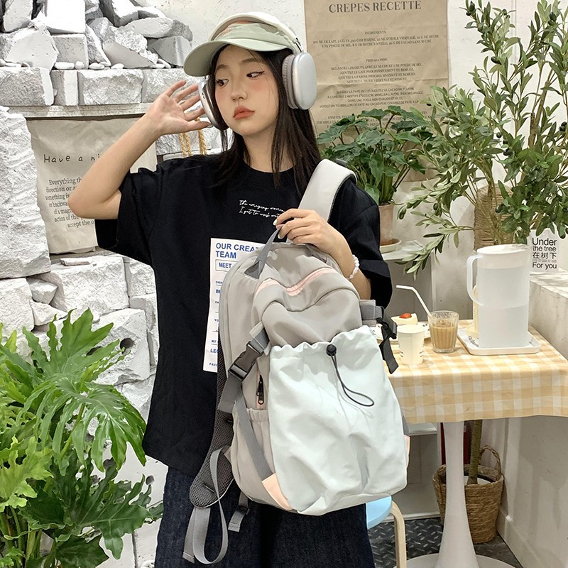 Outdoor backpacks for girls, large-capacity lightweight nylon fabric sports hiking backpacks, school bags for junior and senior high school students, travel bags Application Scenario