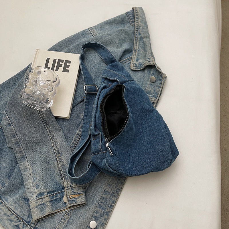 Denim fashion crossbody small bag for women 2024 new winter niche design Versatile chest bag for commuting single-shoulder bag Specification drawing