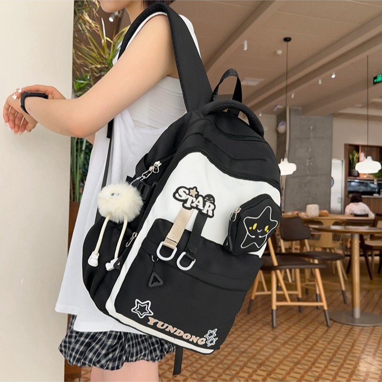 A popular new Korean-style backpack for primary and secondary school students, featuring a lightweight and large-capacity backpack that reduces the burden and protects the spine Application Scenario