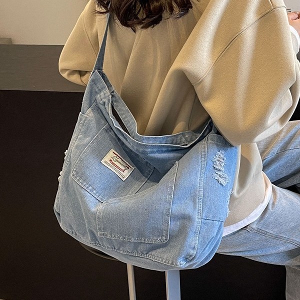 Korean style fashionable casual denim bag for women 2025 new simple commuting single-shoulder bag with large capacity tote bag full figure