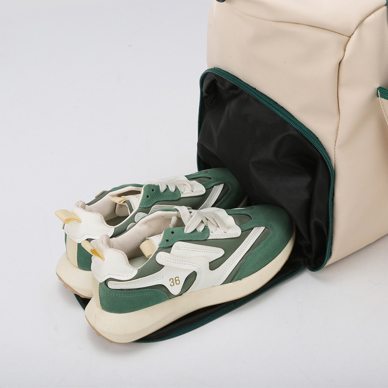 New large-capacity tennis bag, lightweight crossbody fitness bag with independent shoe compartment, handbag, dry and wet separation training bag details Picture