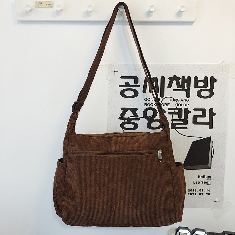 Autumn and winter Japanese-style Harajuku workwear crossbody bag with a unique design sense for women, commuter messenger bag, and versatile couple single-shoulder bag Specification drawing