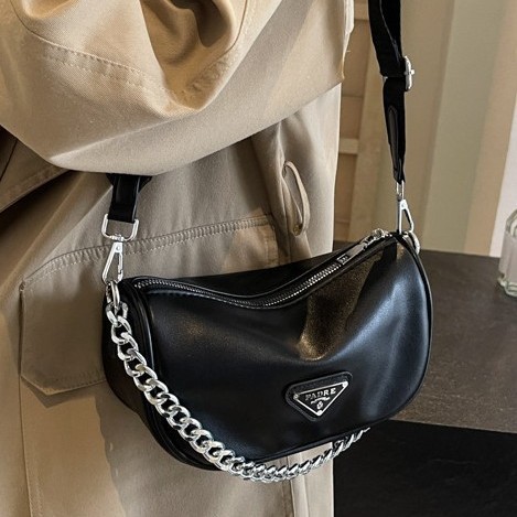 2025 Solid color chain PU trendy and personalized daily commuting small bag, simple women's bag, single-shoulder bag, crossbody bag, women's bag details Picture