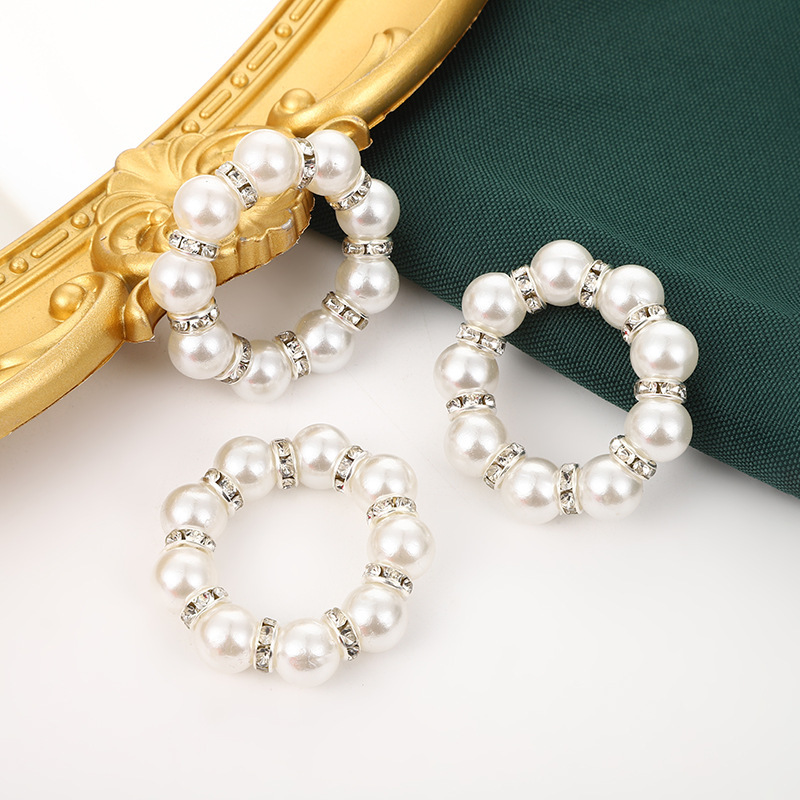 Cross-border light luxury style pearl napkin ring, elegant wedding banquet Western dining table setting, silk scarf buckle, fashionable accessory napkin buckle Specification drawing