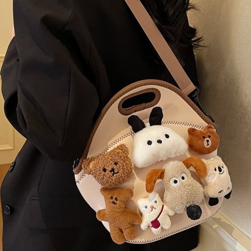 Cute girl handbag, women's bag 2025 new style fashionable and trendy doll cartoon single-shoulder crossbody bag, commuting trendy bag Application Scenario