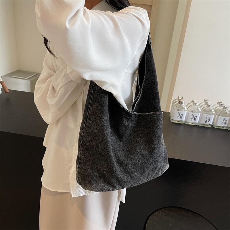 Japanese-style casual denim bag, large-capacity commuter single-shoulder bag for women, simple solid-color hand-held tote bag, underarm bag details Picture