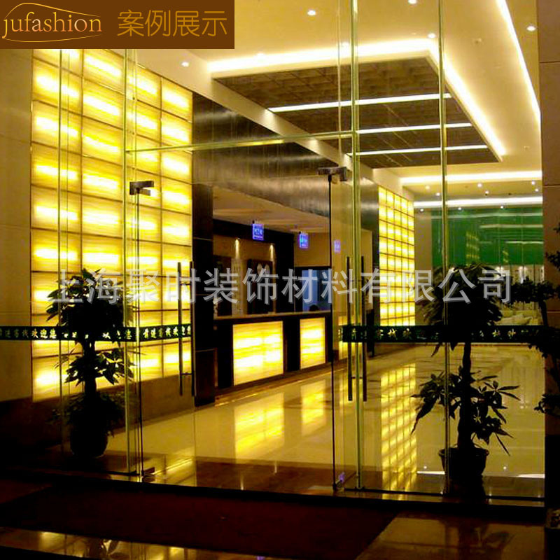 Beige wood grain light-transmitting board, resin light-transmitting cloud stone board, background wall, ceiling decorative board, light-transmitting stone light sheet details Picture