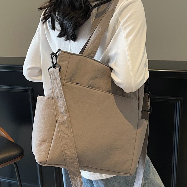 The new artistic crossbody single-shoulder bag, large-capacity shopping bag, eye-catching solid-color tote bag, commuter bag and student schoolbag Specification drawing