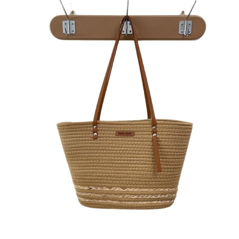 Women's large-capacity straw woven bag 2025 new summer versatile single-shoulder tote bag, beach vacation woven bag Item Picture