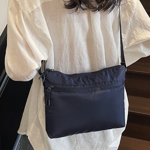 Solid-color nylon fabric women's bag, water-resistant single-shoulder small bag, multi-compartment women's crossbody bag, large-capacity crossbody large bag details Picture