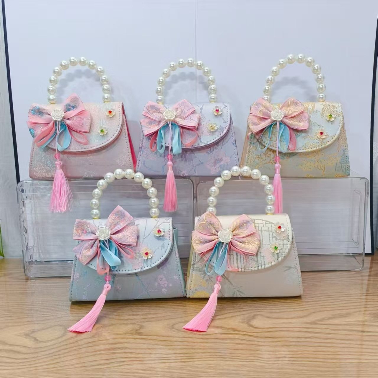 New ancient-style children's bags, cute crossbody bags for girls, Chinese-style single-shoulder bags for girls' outings, and handbags Specification drawing