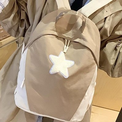 Large-capacity backpack, lightweight and versatile, casual color-blocking backpack, fresh and cute star-shaped backpack, student backpack Application Scenario