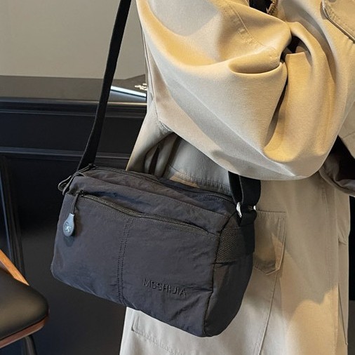 Cross-border crossbody bag, multi-compartment storage bag, ultra-light fabric bag, water-repellent walking bag, simple and casual small square bag for dampness full figure