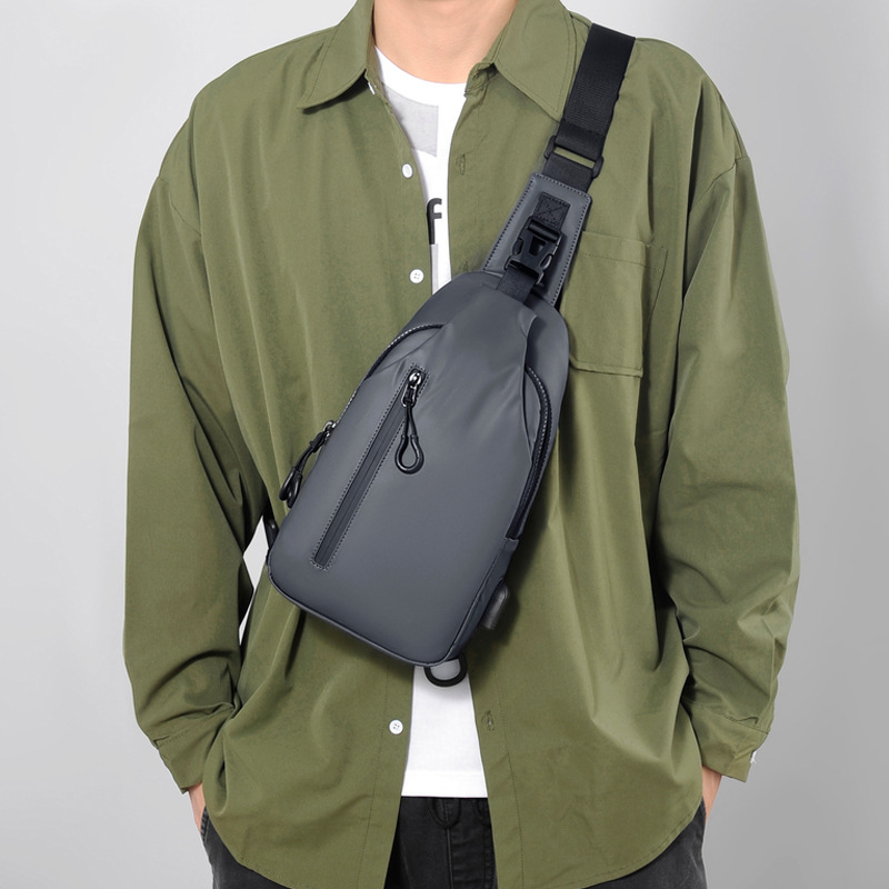 Cross-border chest bag, men's casual and fashionable shoulder bag, high-end feel, usb charging, simple men's crossbody bag full figure