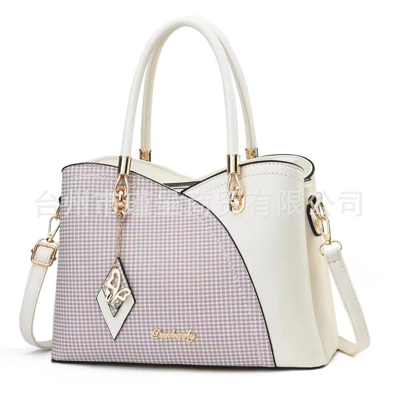 【 Jincheng 】 Order large-sized women's bags, new trendy women's single-shoulder hand-carry bags with European and American style, elegant women's bags Application Scenario