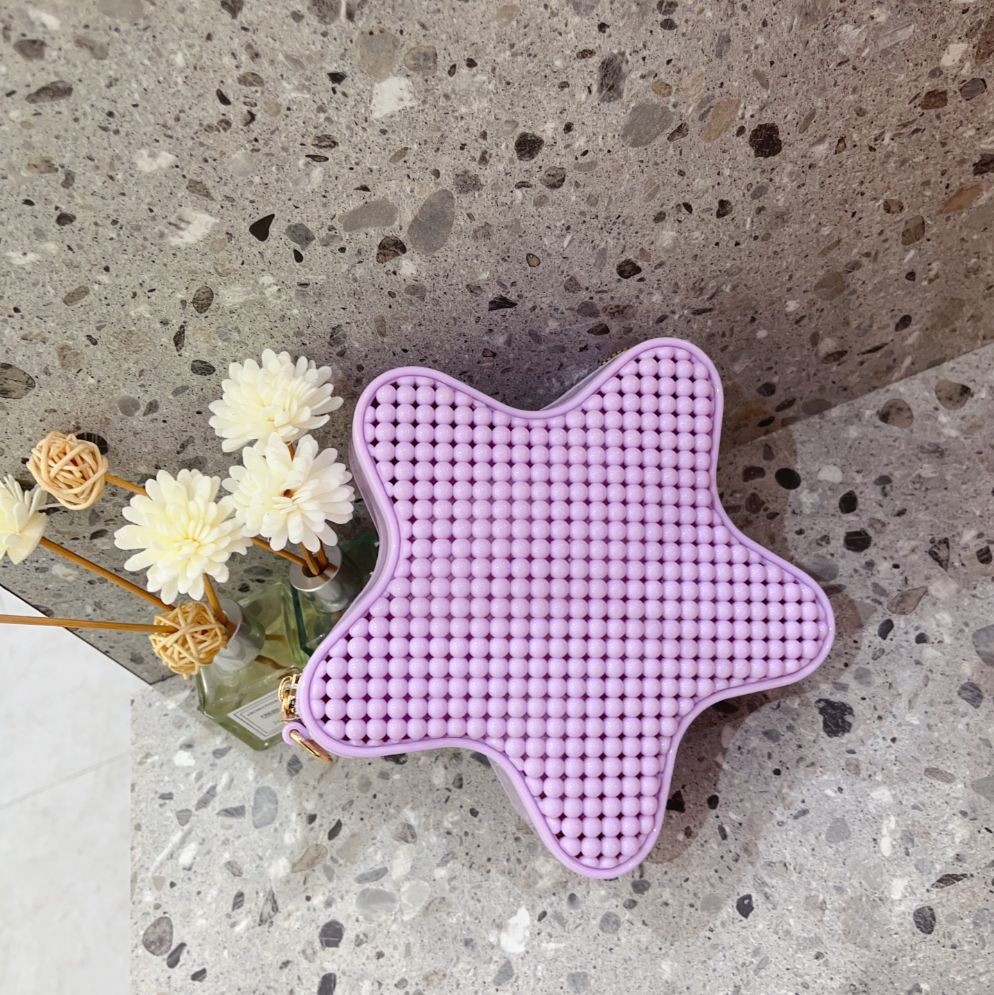 2025 New Star Bag, cute children's bag, cartoon pearl bag, fashionable chain bag, and Girls' hollowed-out single-shoulder bag Application Scenario