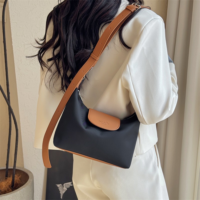Cross-border color-blocking Korean-style multi-shoulder commuter single-shoulder bag, large-sized women's large-capacity 2025, niche design crossbody bag Specification drawing