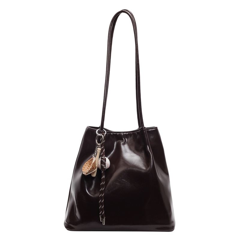 Oil wax leather bag for women, large capacity 2024 new style, high-end, fashionable and versatile casual single-shoulder bag, commuting bucket bag Item Picture