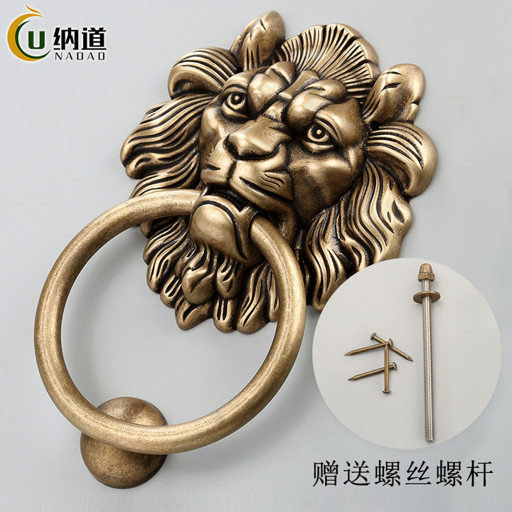 The home decorator features an old wooden door with a double door, a lion head antique door ring, an animal head handle, and a brass retro door pull Specification drawing