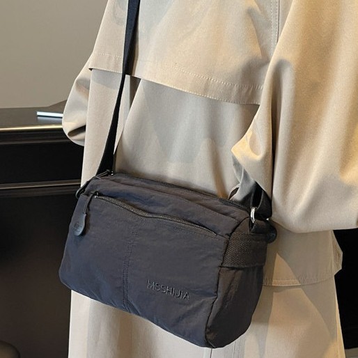 Cross-border crossbody bag, multi-compartment storage bag, ultra-light fabric bag, water-repellent walking bag, simple and casual small square bag for dampness details Picture
