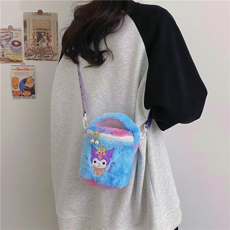 New cartoon Sanrio plush shoulder strap hand-held crossbody bag, claw machine doll plush bag, portable bucket bag details Picture