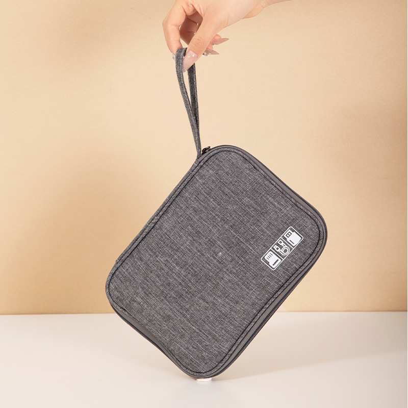 Runhui Flat makeup brush storage bag, multi-functional travel storage bag, Makeup pen case, Oxford Cloth hand-held makeup bag Application Scenario