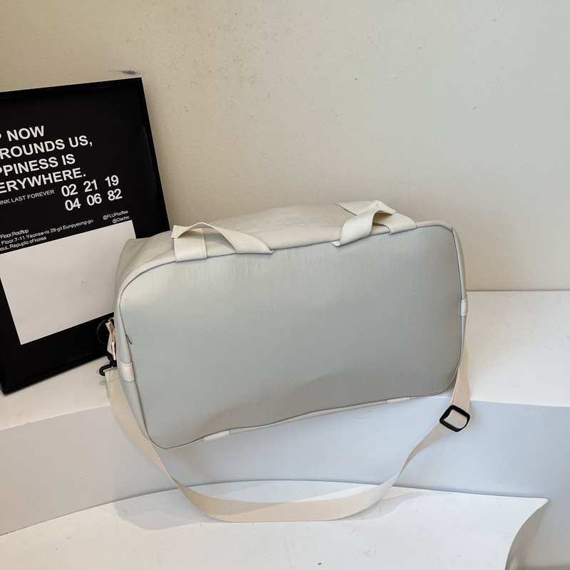 Large-capacity sports and fitness bag, short business trip lightweight handbag, luggage bag, simple and can hold yoga mat, travel bag details Picture