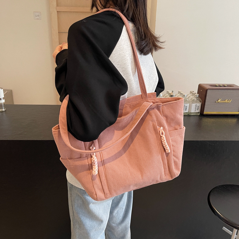 Velvet bag for women, large-capacity 2024 new autumn and winter casual single-shoulder fabric bag, college student commuting tote bag details Picture
