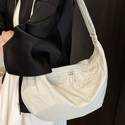 New large-capacity cloth dumpling bag for women, spring and summer, high-end style, versatile crossbody bag, fashionable and artistic single-shoulder bag details Picture