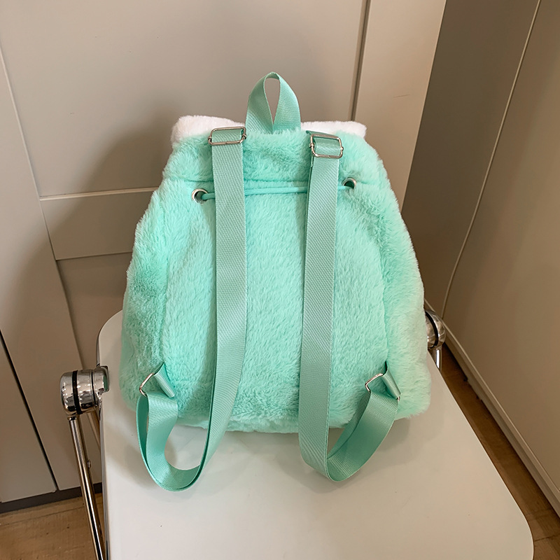 This fluffy backpack is a cute cartoon small schoolbag with a large capacity and a high level of appearance. It is a soft and versatile backpack for children in autumn and winter Specification drawing