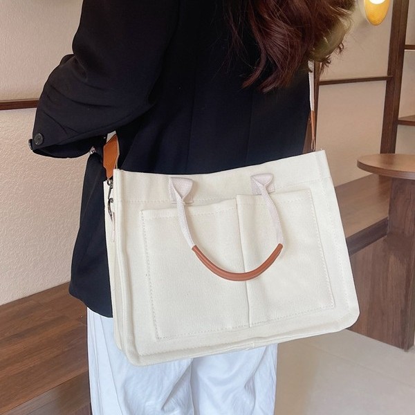 New cross-border large-capacity women's crossbody bag, multi-layer canvas casual retro hand-held casual single-shoulder bag for women Application Scenario