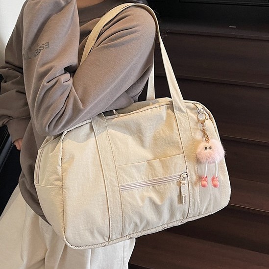2025 Portable high-capacity travel bag, hand-held sports bag, fitness bag, short-distance travel bag, single-shoulder bag, tote bag Application Scenario
