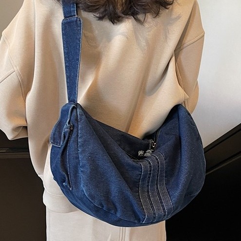 Cross-border 2025 Denim single-shoulder bag in Korean style, casual and versatile, commuter women's bag, college student dumpling bag trend Specification drawing