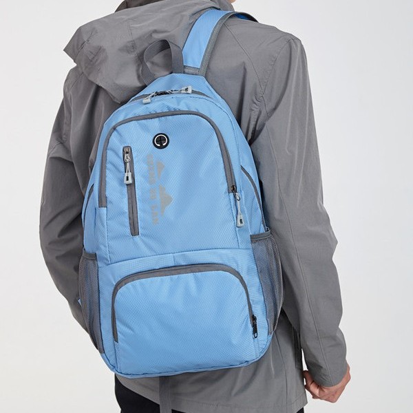 Men's and women's casual skin bags, ultra-lightweight and foldable outdoor large-capacity sports mountaineering bags, portable travel backpacks Application Scenario